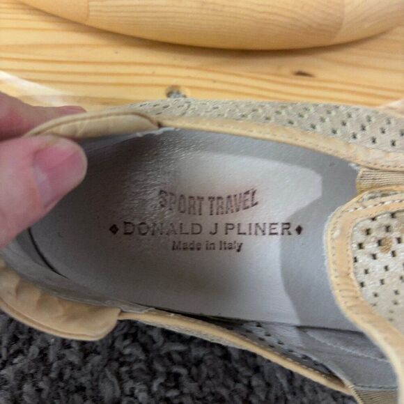 Donald Pliner Leather Loafers Womens 11 Perforated Slip On Shoe Made in Italy - Picture 7 of 10